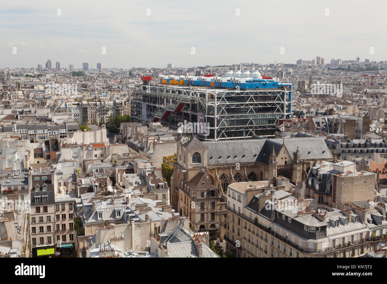 Centre Georges Pompidou et l'Église Saint-Merri, Paris, France. Banque D'Images