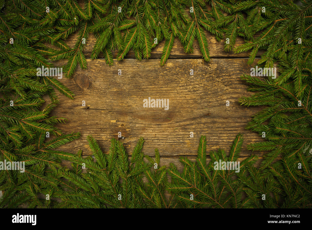 Les branches d'arbre de Noël en bois sur la texture. Vacances d'hiver historique Banque D'Images