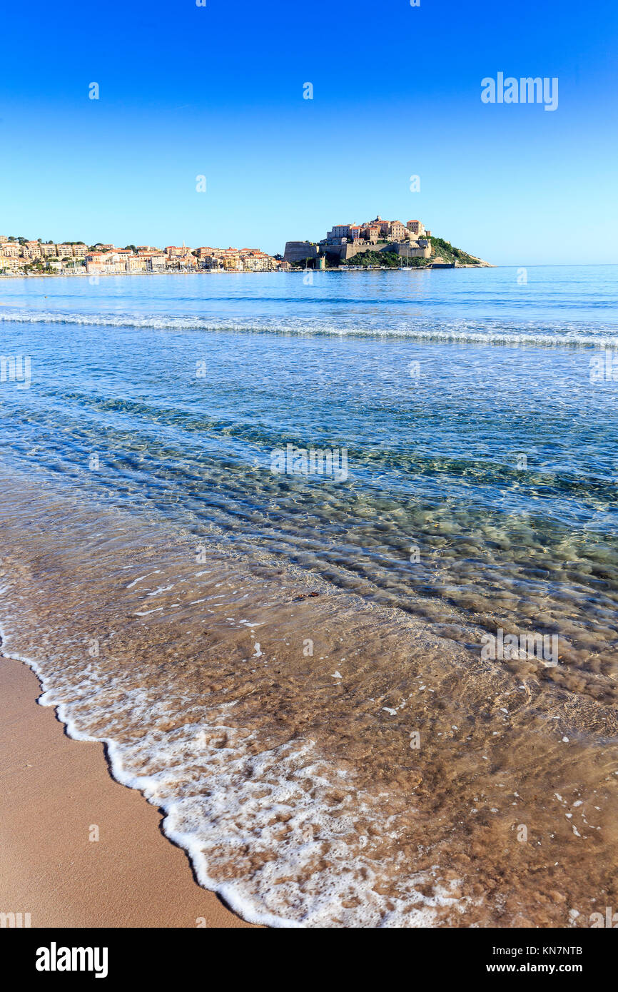 Calvi beach corsica Banque de photographies et d'images à haute résolution  - Alamy