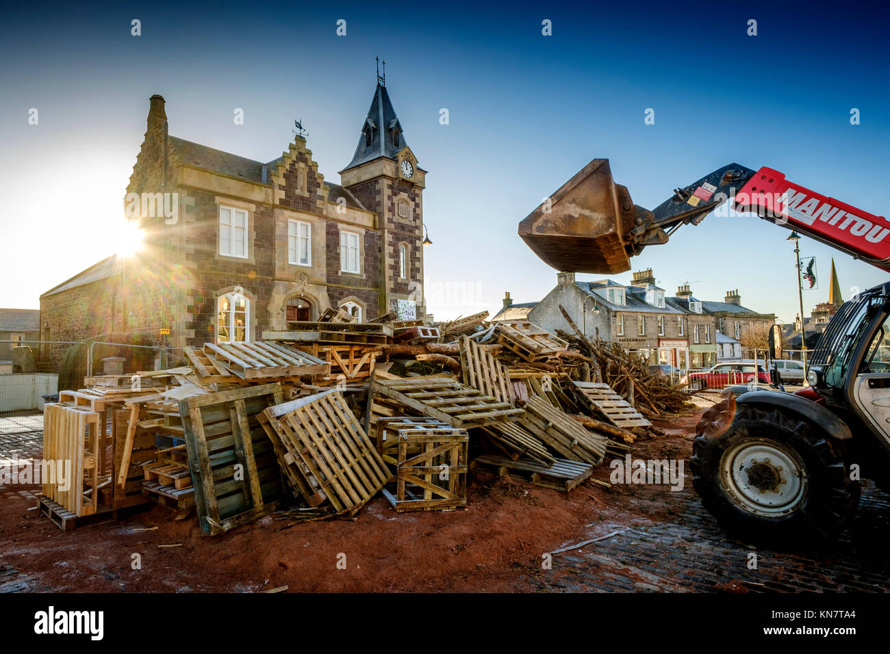 Le bâtiment en feu hogmanay Biggar dimanche 10 décembre. Les travaux commencent le 1er décembre et se poursuit tout au long du mois. Banque D'Images