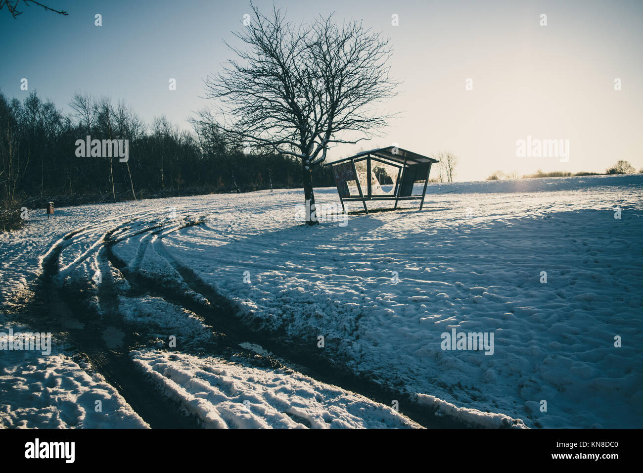 Cinq Stands Trail, Derbyshire, Royaume-Uni. 11 Décembre, 2017. UK - neige sur le terrain de jeux près de la piste, Holmewood cinq stands, Derbyshire. Crédit : Catherine Hoggins/Alamy Live News Banque D'Images