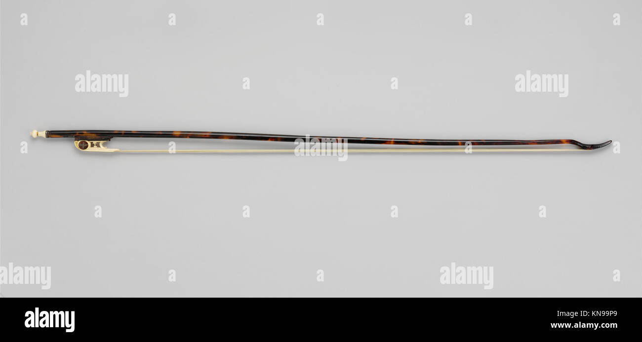 Arc ancien ou historique conçu pour le tir à l'arc, montrant un savoir-faire précis et destiné au combat ou à l'usage sportif. Banque D'Images