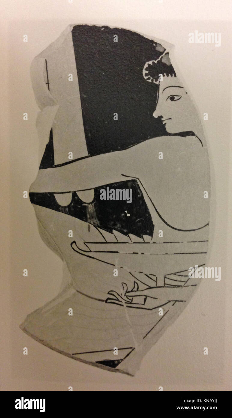 Le fragment de kylix en terre cuite d'Euphronios (520–510 av. J.-C.) illustre l'artisanat de la poterie grecque et la décoration céramique classique. Banque D'Images