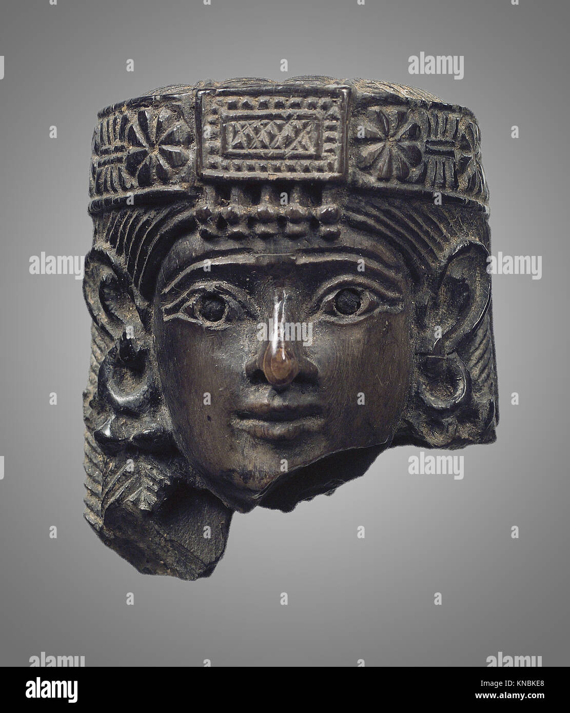6200. Masque EN PIERRE PEUT-ÊTRE UTILISÉ DANS DES CÉRÉMONIES cultuelles, période néolithique', 7e. Millénaire avant J.-C. On trouve dans les collines de Judée. Banque D'Images