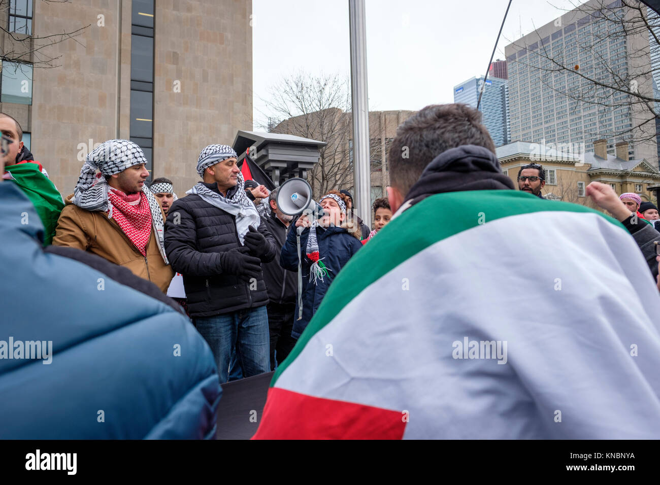 Des manifestants palestiniens se sont réunis à Toronto, Canada, pour protester contre le président Donald Trump décision reconnaissant Jérusalem comme capitale d'Israël. Banque D'Images