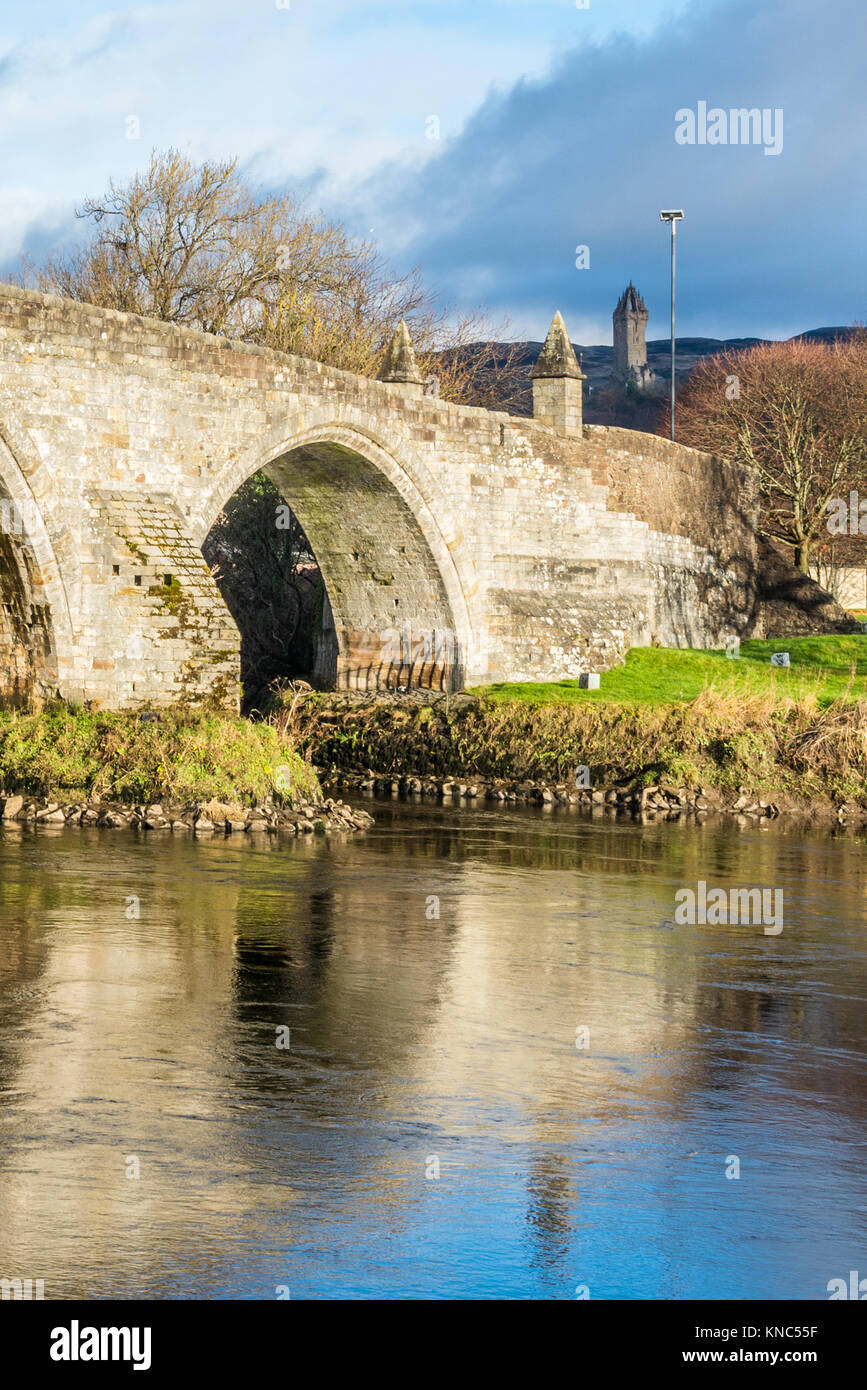 Ce pont a joué un rôle dans la révolte Jacobite de 1745, le Monument William Wallace peut être vu juste au-dessus de centre droit de l'image. Banque D'Images
