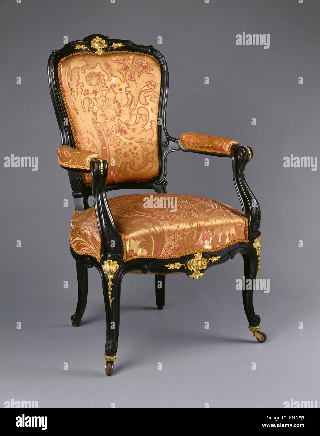 Fauteuil RENCONTRÉ ADA6429 265 Bouilloire : Auguste- Rinquet-Leprince, 1801 ?m ?1886, Fauteuil, ca. 1845, poirier ou Pommier, Noyer, hêtre, noirci et supports en bronze doré, 38 1/2 x 23 1/4 x 26 1/8 in. (97,8 x 59,1 x 66,4 cm). Le Metropolitan Museum of Art, New York. Don de Mme Douglas Williams, 1969 (69,262.3) Banque D'Images