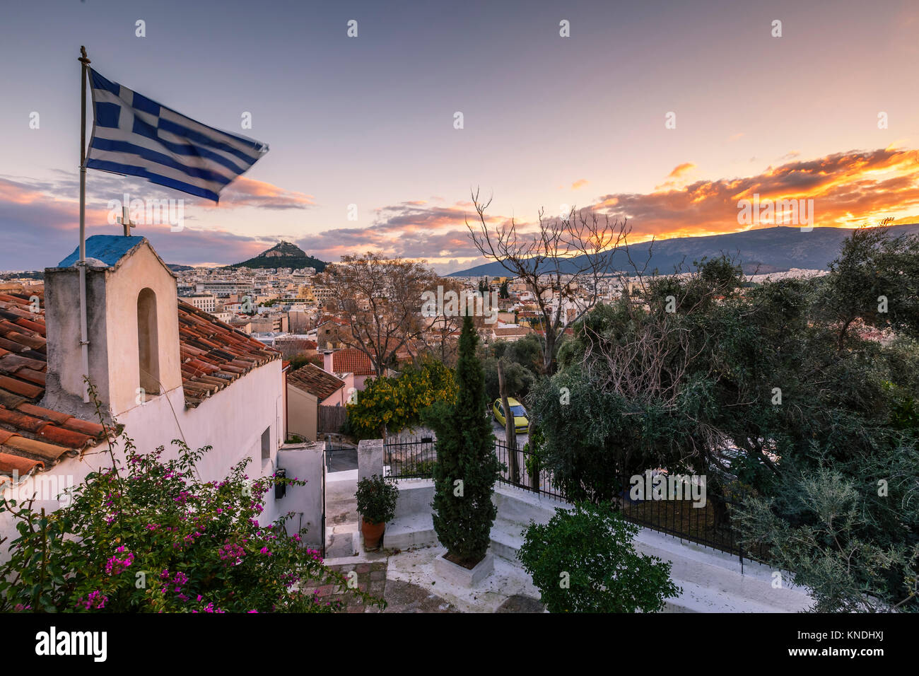 Vue de la colline Lycabettus d'Anafiotika quartier dans la vieille ville d'Athènes, Grèce. Banque D'Images