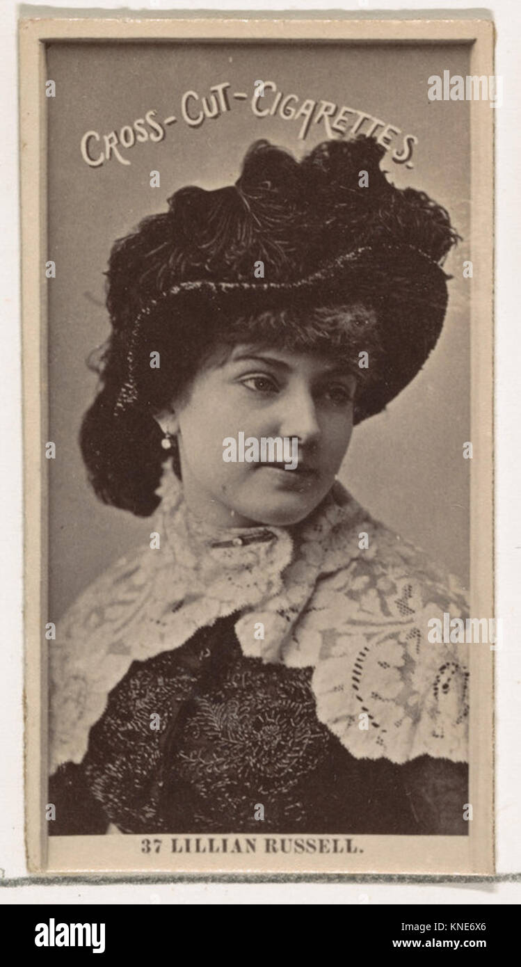 Numéro de carte 37, Lillian Russell, acteurs et actrices de la série (N145-2) émis par le duc Sons & Co. pour promouvoir les cigarettes Coupe RENCONTRÉ DP866696 645320 Editeur : Publié par W. Duc, Sons & Co., New York et Durham, N.C., numéro de carte 37, Lillian Russell, acteurs et actrices de la série (N145-2) émis par le duc Sons & Co. pour promouvoir Cross cut Cigarettes, 1880, d'albumen photo, feuille : 2 5/8 ? 1 7/16 in. (6.6 ? 3,7 cm). Le Metropolitan Museum of Art, New York. Le Jefferson R. Burdick, Don de Jefferson R. Burdick (63,350 2,339 207,145..) Banque D'Images