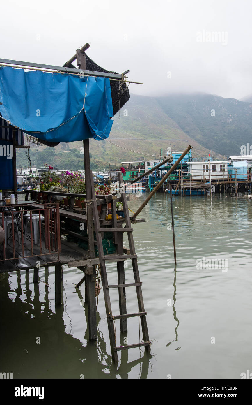 Vue sur les maisons sur pilotis dans le village Tai O Banque D'Images