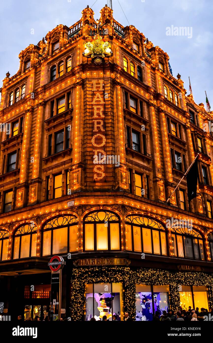 Harrods Christmas Photos Harrods Christmas Images Alamy