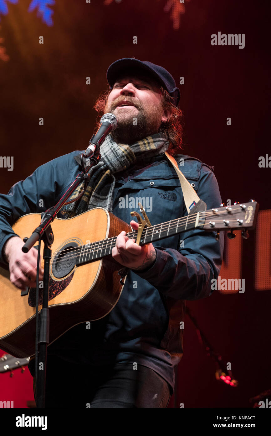 Scott Hutchison, de peur à lapin dormir dans le parc, qui a eu lieu dans les jardins de Princes Street d'Édimbourg, a vu près de 9000 personnes dorment à l'extérieur Banque D'Images