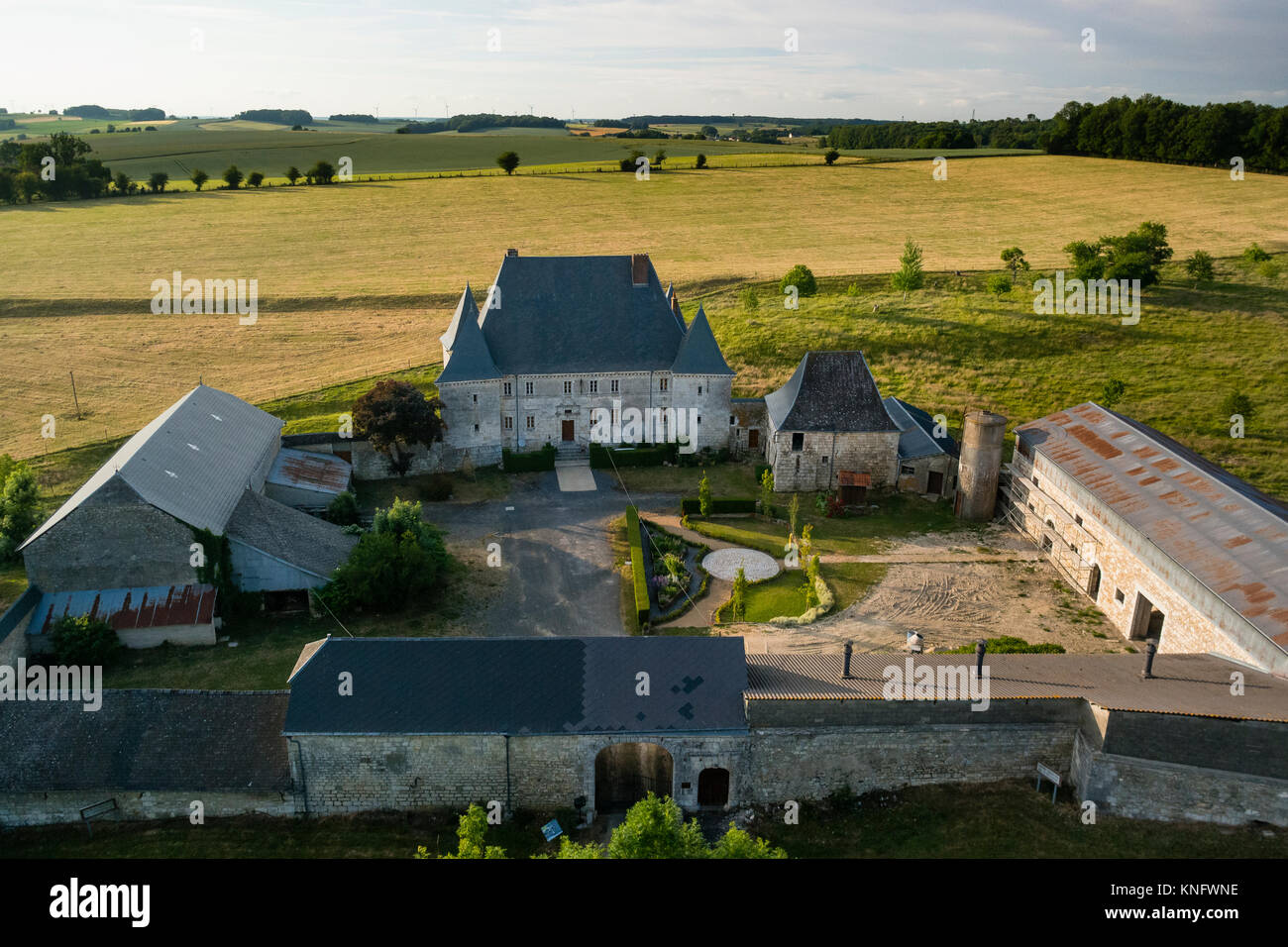 Corps De Ferme à Vendre 08 Ardennes France, Ardennes (08), Prez, maison forte du Maipas ou Ferme du Maipas (vue  aérienne) // France, Ardennes, Prez, Maipas maison forte ou Maipas ferme  Photo Stock - Alamy