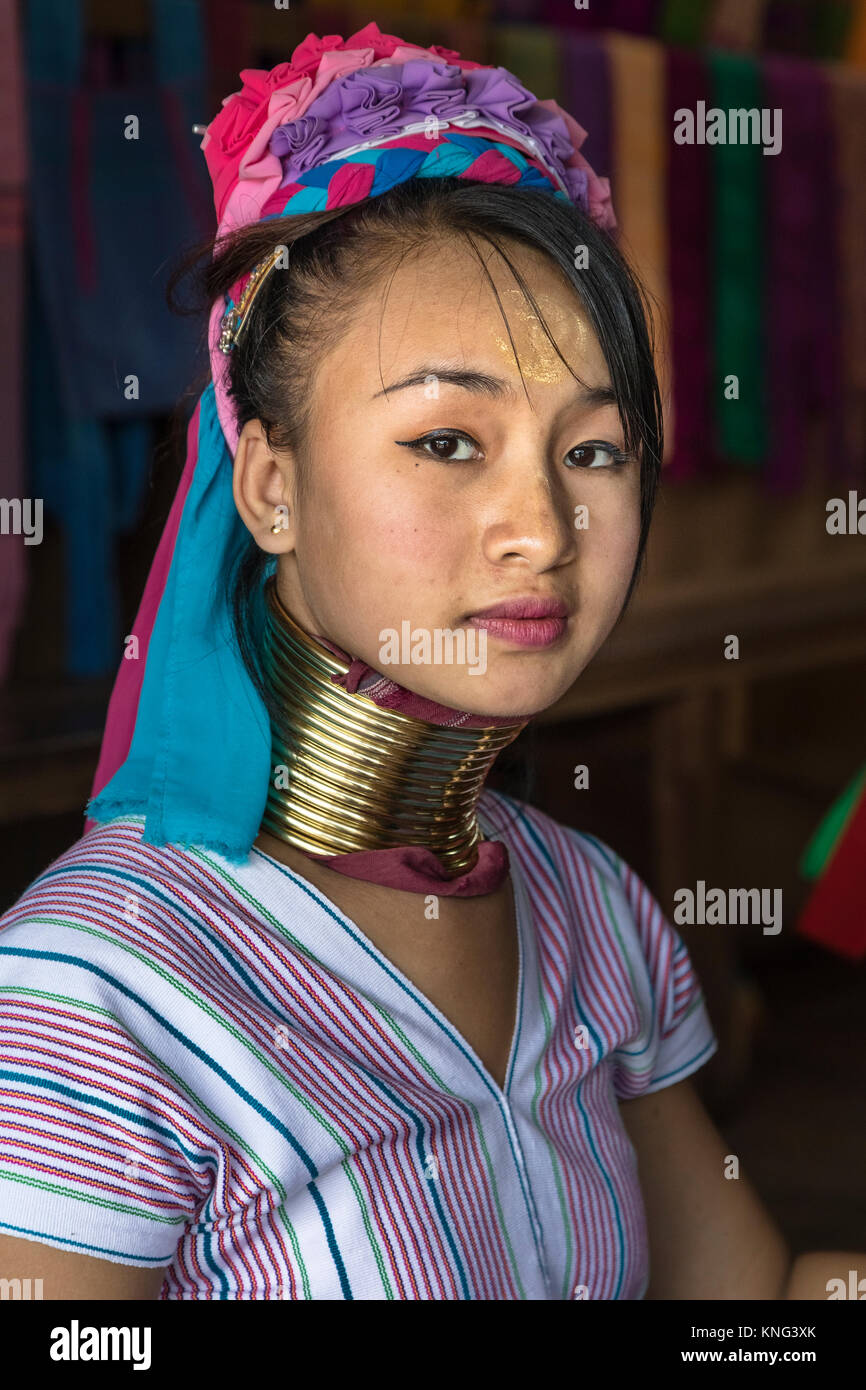 Femme Padaung, lac Inle, Nyaung Shwe, le Myanmar, l'Asie Banque D'Images
