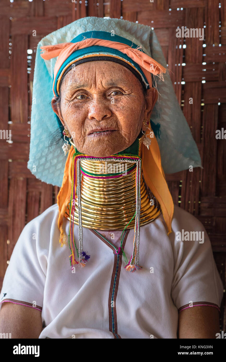 Femme Padaung, lac Inle, Nyaung Shwe, le Myanmar, l'Asie Banque D'Images