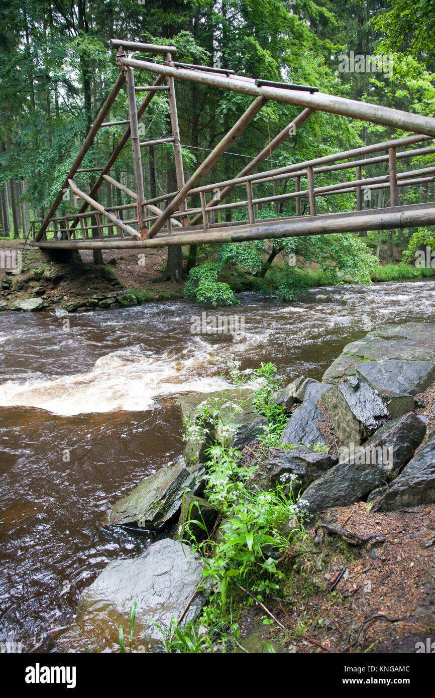 Land gate et passeur sur le chemin de la rivière Orlice, Eagle, Mounains Bohême, République tchèque, Zemska Paseracka brana, stezka, l'Orlice Orlicke hory,, Ceska Republika Banque D'Images