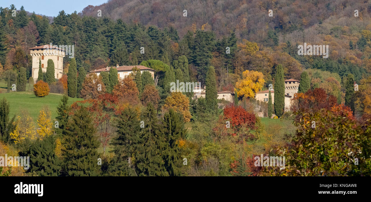 L'automne à Castello di Frascarolo, Induno Olona, province de Varèse, Lombardie, Italie. Banque D'Images