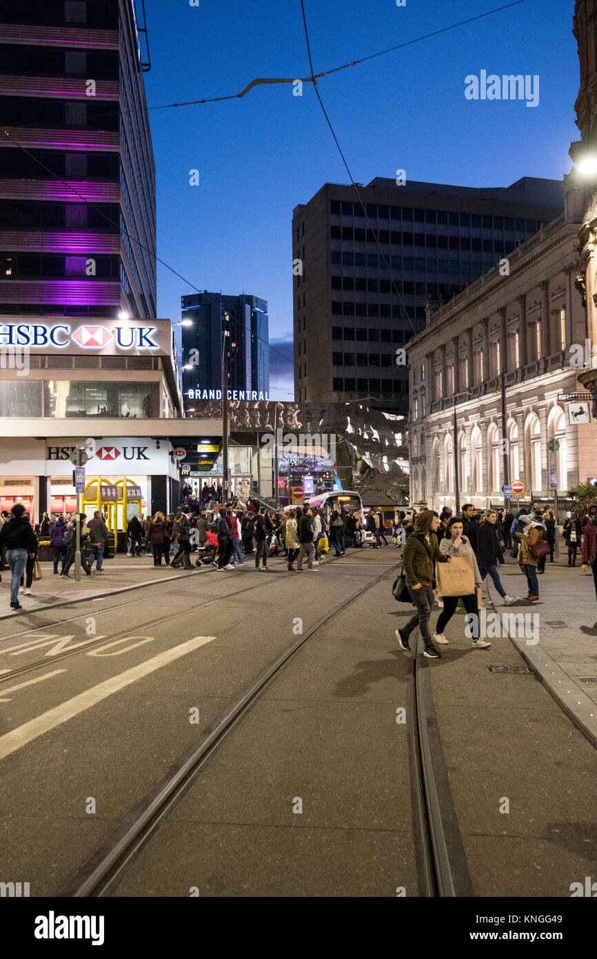 Birmingham city centre shopping at Dusk Banque D'Images