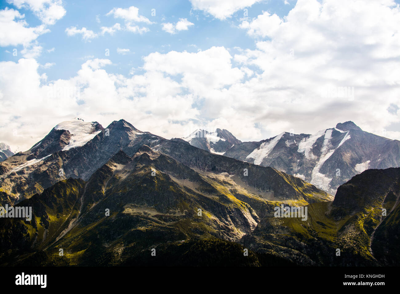 Belles montagnes dans les Alpes européennes Banque D'Images