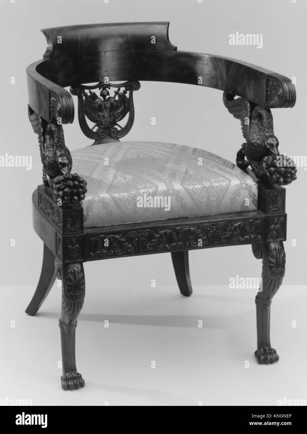 180535 190613 fauteuil a rencontré l'italien, Fauteuil, ca. 1830, l'acajou, noyer placage sur 30 1/4 ? 22 3/4 in. (76,8 ? 57,8 cm). Le Metropolitan Museum of Art, New York. Fonds Rogers, 1908 (08,51.18) Banque D'Images