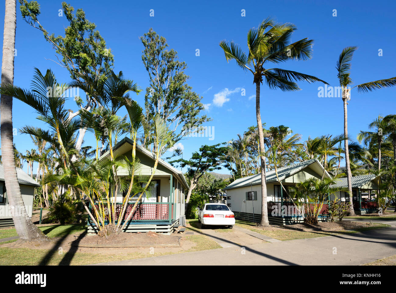 Cabines à un parc de vacances à Airlie Beach, Queensland, Whitsunday Coast, Queensland, Australie Banque D'Images