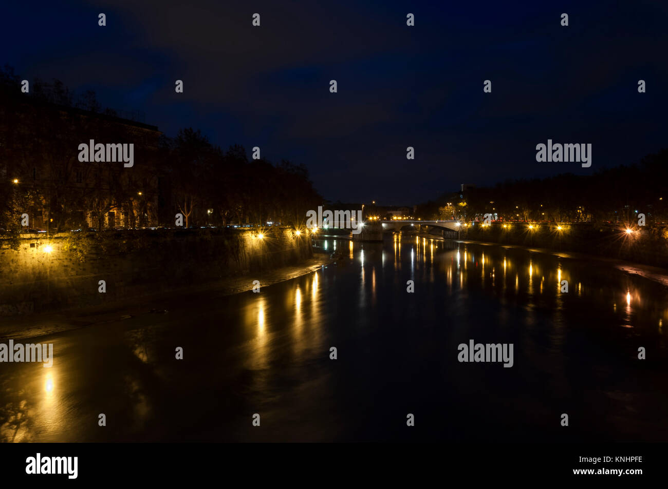 Riflessi - Roma Lungotevere su Banque D'Images