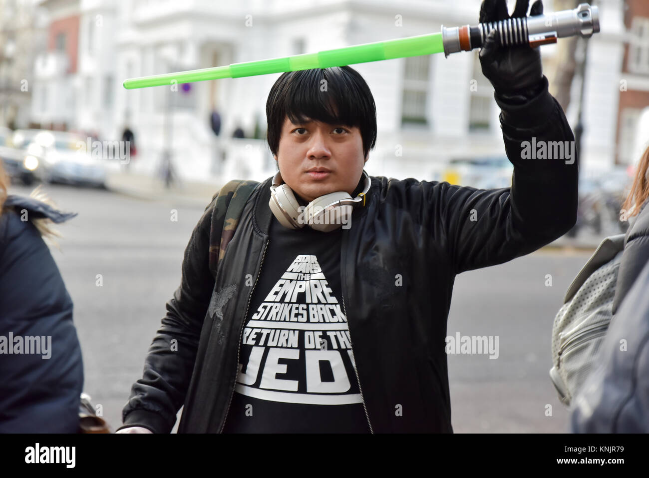 South Kensington, London, UK. Dec 12, 2017. Fans d'attente pour la première européenne de ce soir de Star Wars : Jedi la dernière à l'Albert Hall. Crédit : Matthieu Chattle/Alamy Live News Banque D'Images