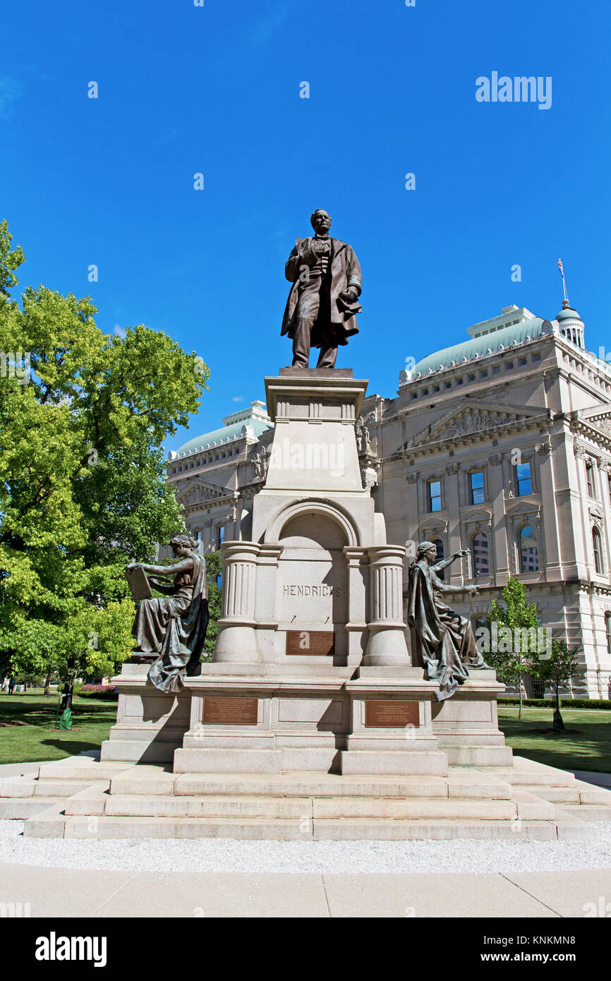 Statue de Thomas Hendricks en dehors du bâtiment du Capitole de l'Indiana Banque D'Images