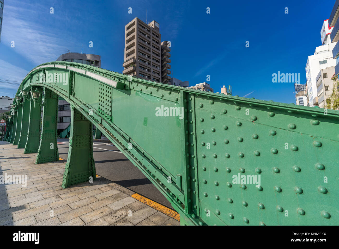 Vue grand angle de Kanda (Kandagawa) et Asakusa (Pont d'Asakusabashi) dans le dos de Yanagi Bridge (Yanagibashi) Banque D'Images