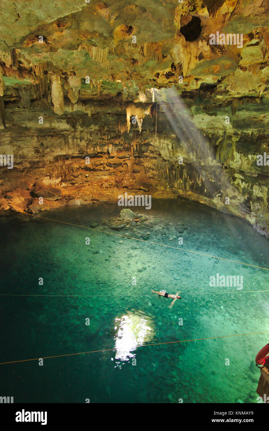 Cenote Dzitnup Samulá, près de Valladolid Banque D'Images