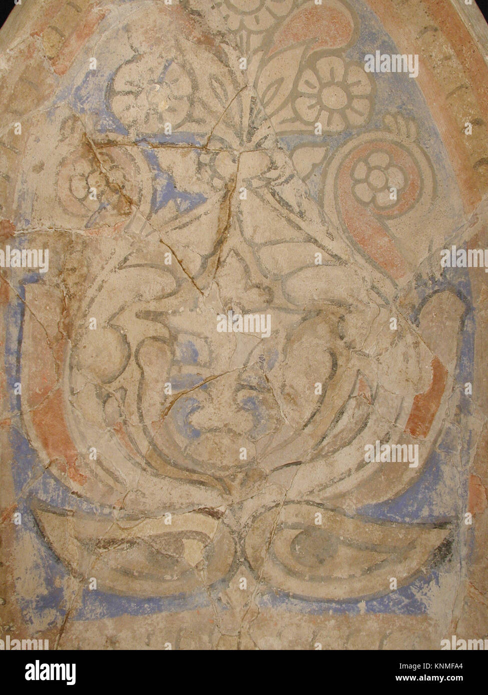 Cet élément muqarnas du Xe siècle de Nishapur, Iran, est peint en stuc utilisé pour les plafonds ornementaux et la décoration en voûte. Banque D'Images