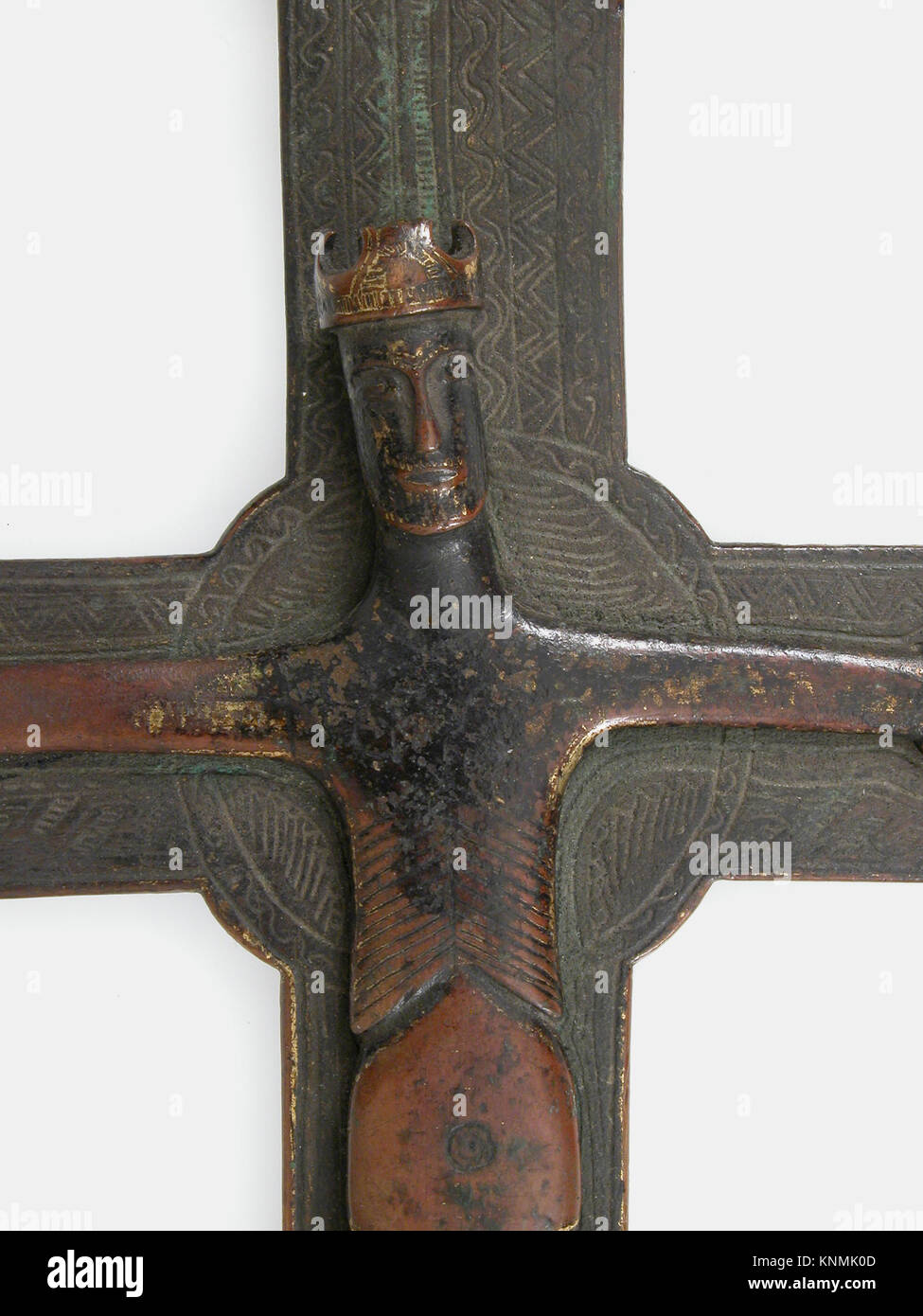 Crucifix rencontré sf17-190-802D2 464666 l'Europe du Sud-Est (éventuellement), Crucifix, 12e siècle, alliage de cuivre, dorure, Total : 17 14 5/16 x 3/16 x 3/4 in. (43,9 x 36 x 1,9 cm). Le Metropolitan Museum of Art, New York. Don de J. Pierpont Morgan, 1917 (17,190.802) Banque D'Images