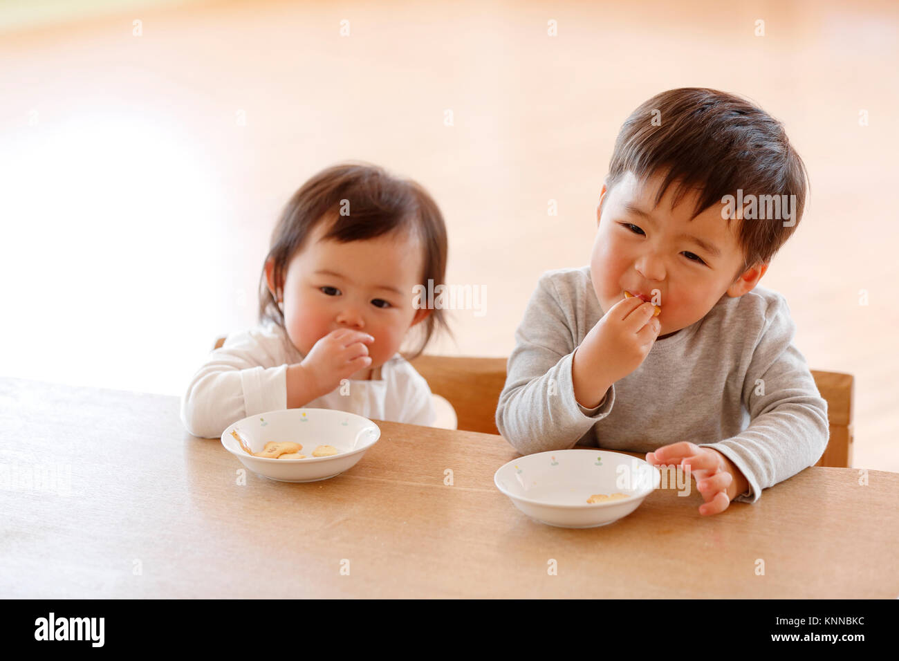 Les enfants à la maternelle japonais Banque D'Images