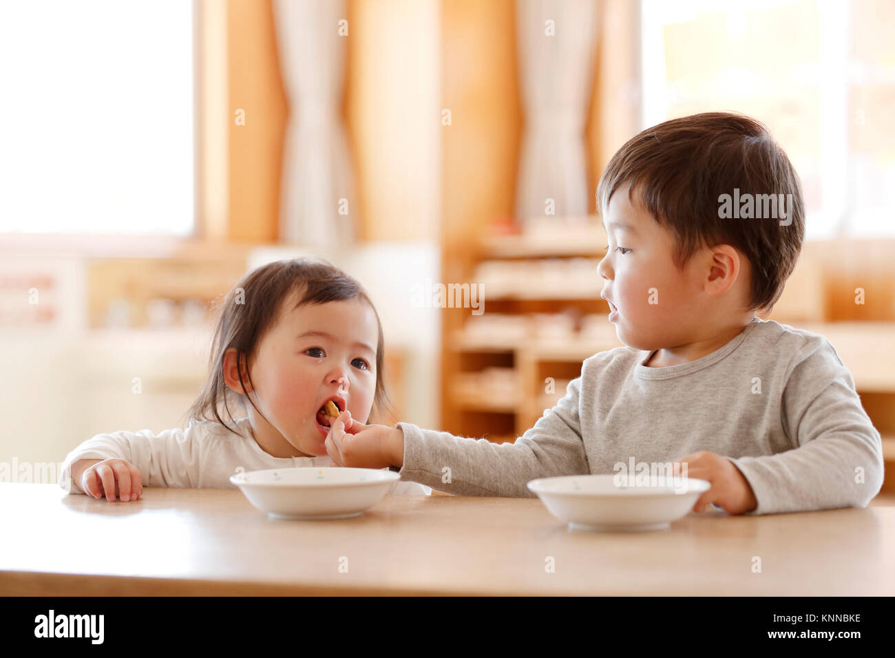 Les enfants à la maternelle japonais Banque D'Images