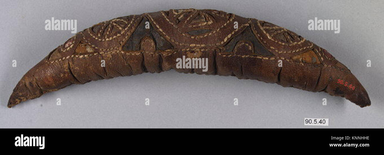 Ce support de coiffure du XIXe siècle, en bois sculpté, était utilisé pour tenir des coiffures élaborées. Il fait partie de la collection d'ornements et d'outils personnels du Metropolitan Museum of Art. Banque D'Images