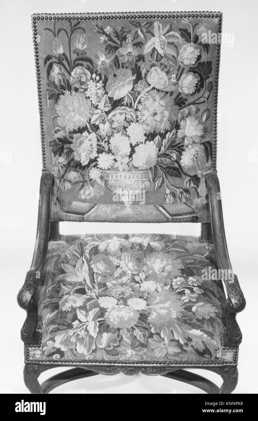 Fauteuil Fauteuil 207917 207917 rencontré rencontré /189337 Français, Fauteuil, ?de la fin du xviie début du xviiie siècle, en noyer sculpté avec Aubusson tapisserie laine et soie couvre, 46 1/2 ? 26 5/8 ? En 22. (118.1 ? 67,6 ? 55,9 cm). Le Metropolitan Museum of Art, New York. Don de J. Pierpont Morgan, 1906 (07,225.51) Banque D'Images