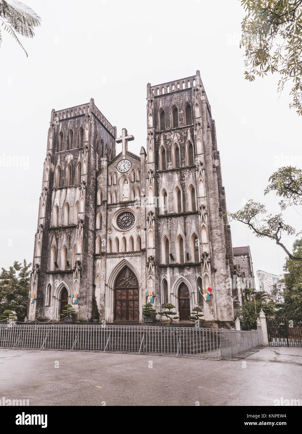 HANOI, VIETNAM - Mars 08, 2017. Cathédrale Saint-joseph dans Ha Noi, Viet Nam. Banque D'Images