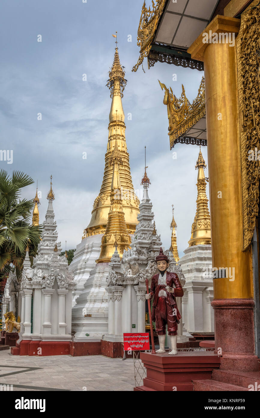 La pagode Shwedagon, Yangon, Myanmar, en Asie Banque D'Images
