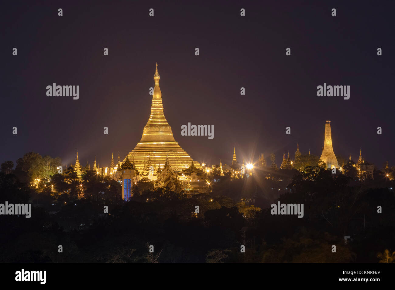 La pagode Shwedagon, Yangon, Myanmar, en Asie Banque D'Images