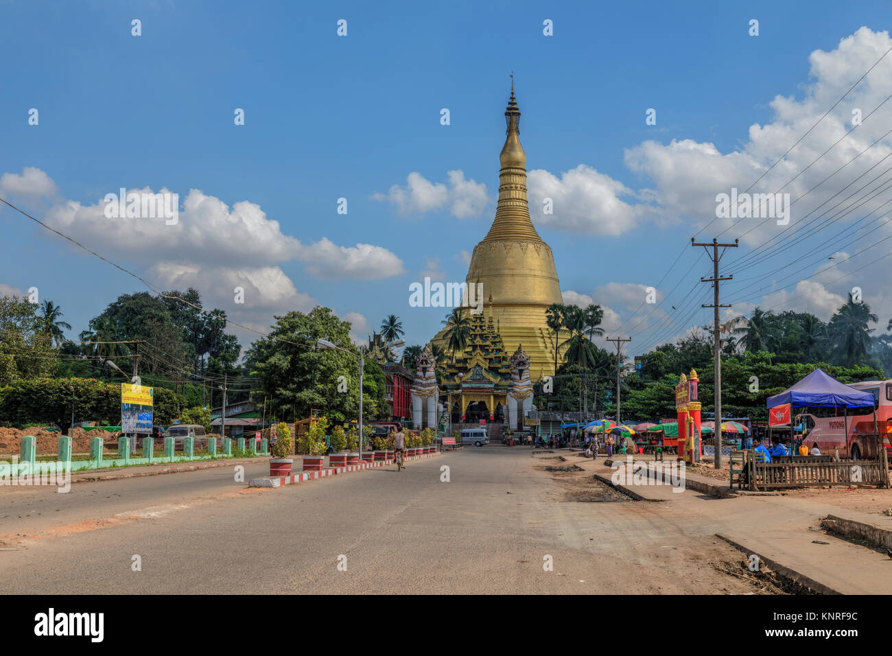 La Pagode Shwemawdaw, Bago, le Myanmar, l'Asie Banque D'Images