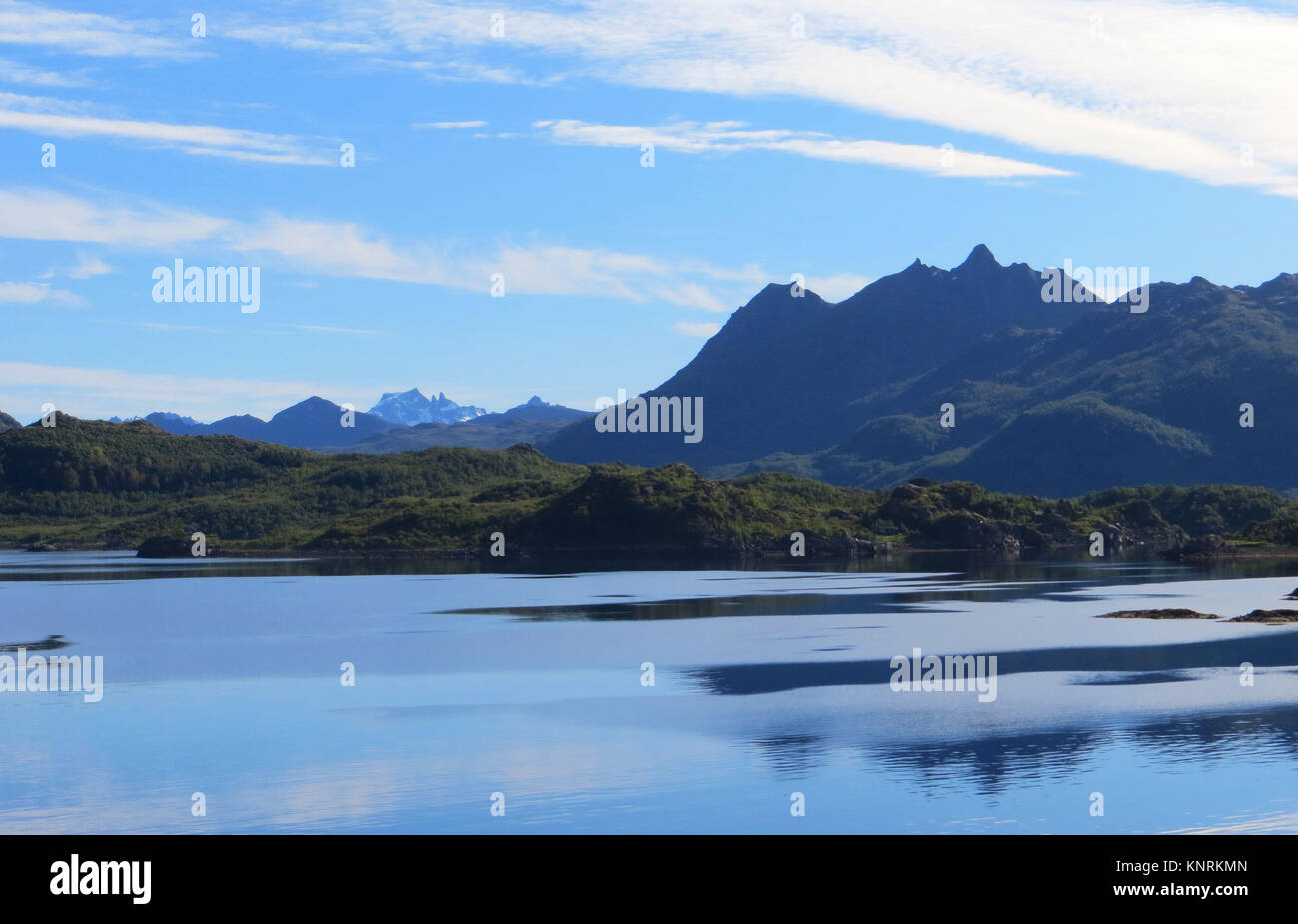 Capture d'apaisement de la montagne en Norvège. Banque D'Images