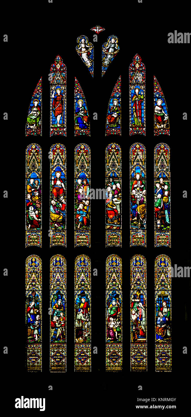 Complexe religieux vitrail coloré voûté, vue de l'intérieur, de l'Eglise Holy Rude abside, Stirling, Scotland, UK Banque D'Images