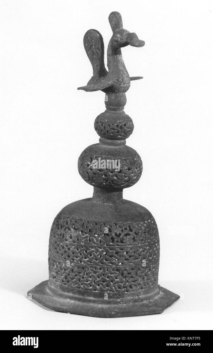 Finial ornemental de MET, démontrant un savoir-faire et un design détaillés comme élément décoratif architectural ou de mobilier. Banque D'Images