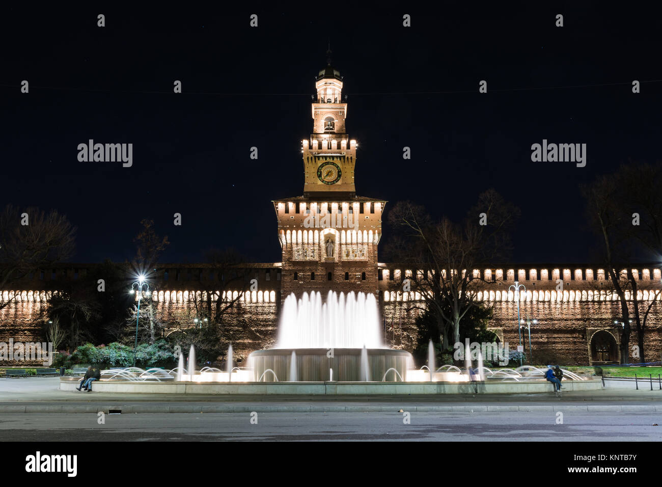 Le château des Sforza Milan Italie Monument Historique de l'architecture médiévale de ciel bleu d'Hiver Destination Voyage 2016 Visites Banque D'Images
