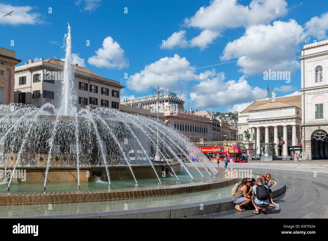 Fontaine de la place de Ferrari dans la vieille ville, Gênes, ligurie, italie Banque D'Images