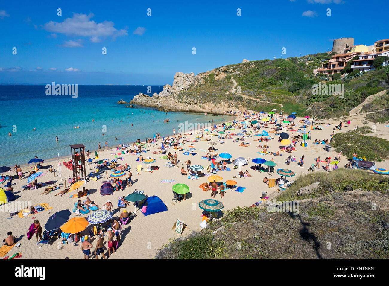 Beachlife à la plage Rena Bianca, Santa Teresa di Gallura, Sardaigne, Italie, Méditerranée, Europe Banque D'Images