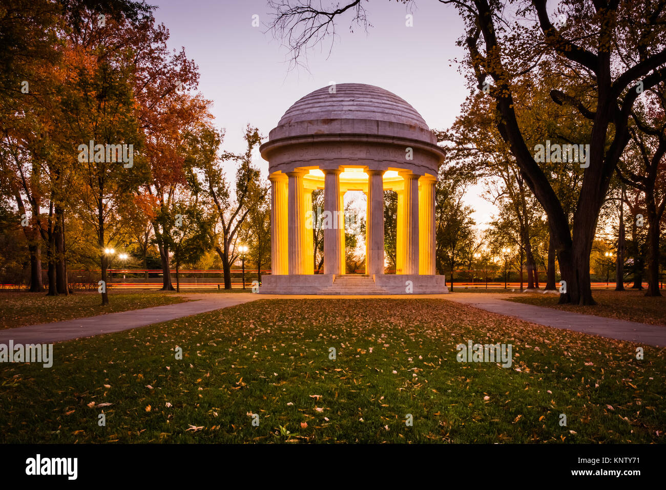 Coucher de soleil sur l'Édifice commémoratif de guerre DC lumineux après-midi en plein air d'automne Belle Banque D'Images
