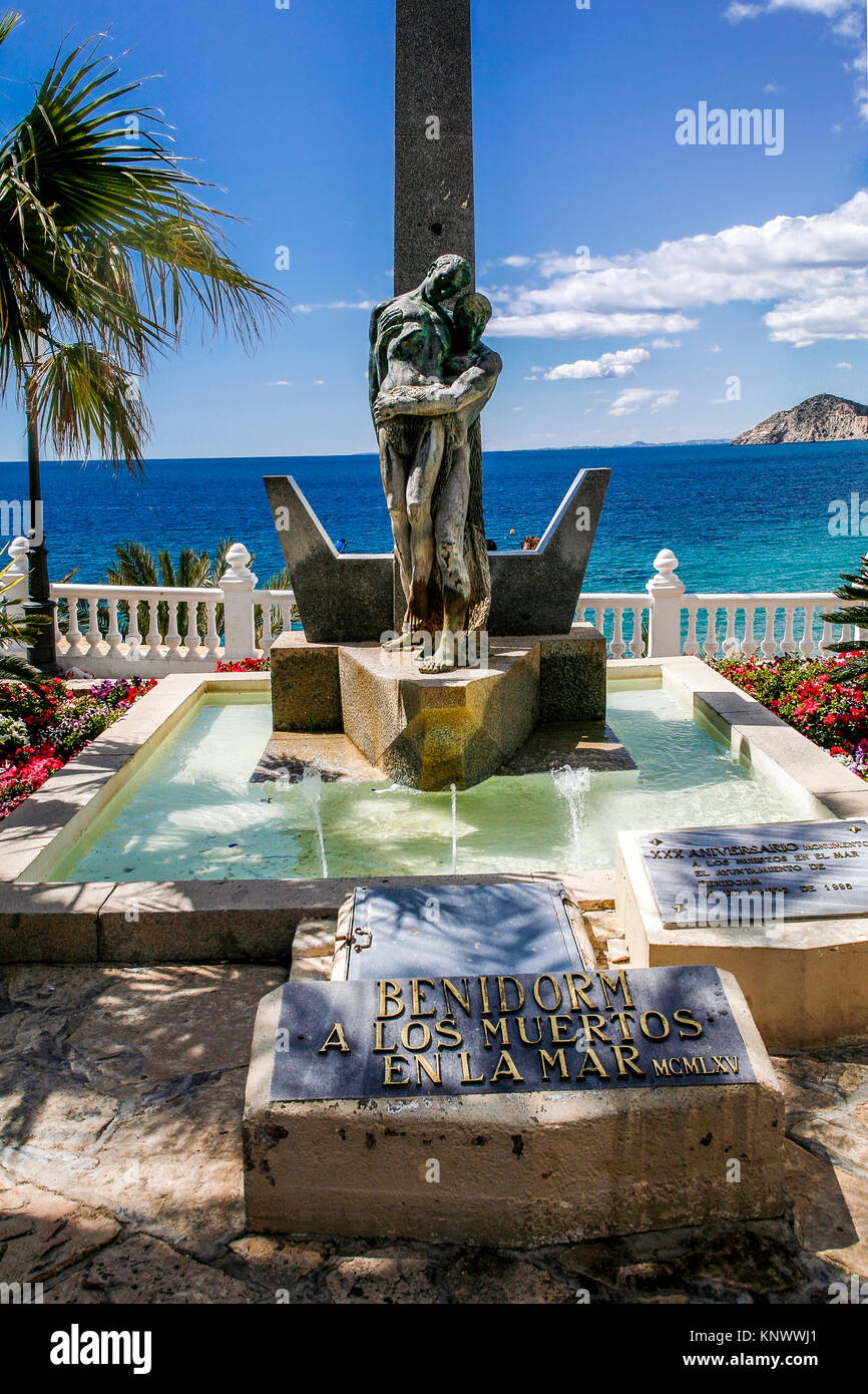 Espagne Benidorm:place de la Méditerranée : monument aux morts à la mer Banque D'Images