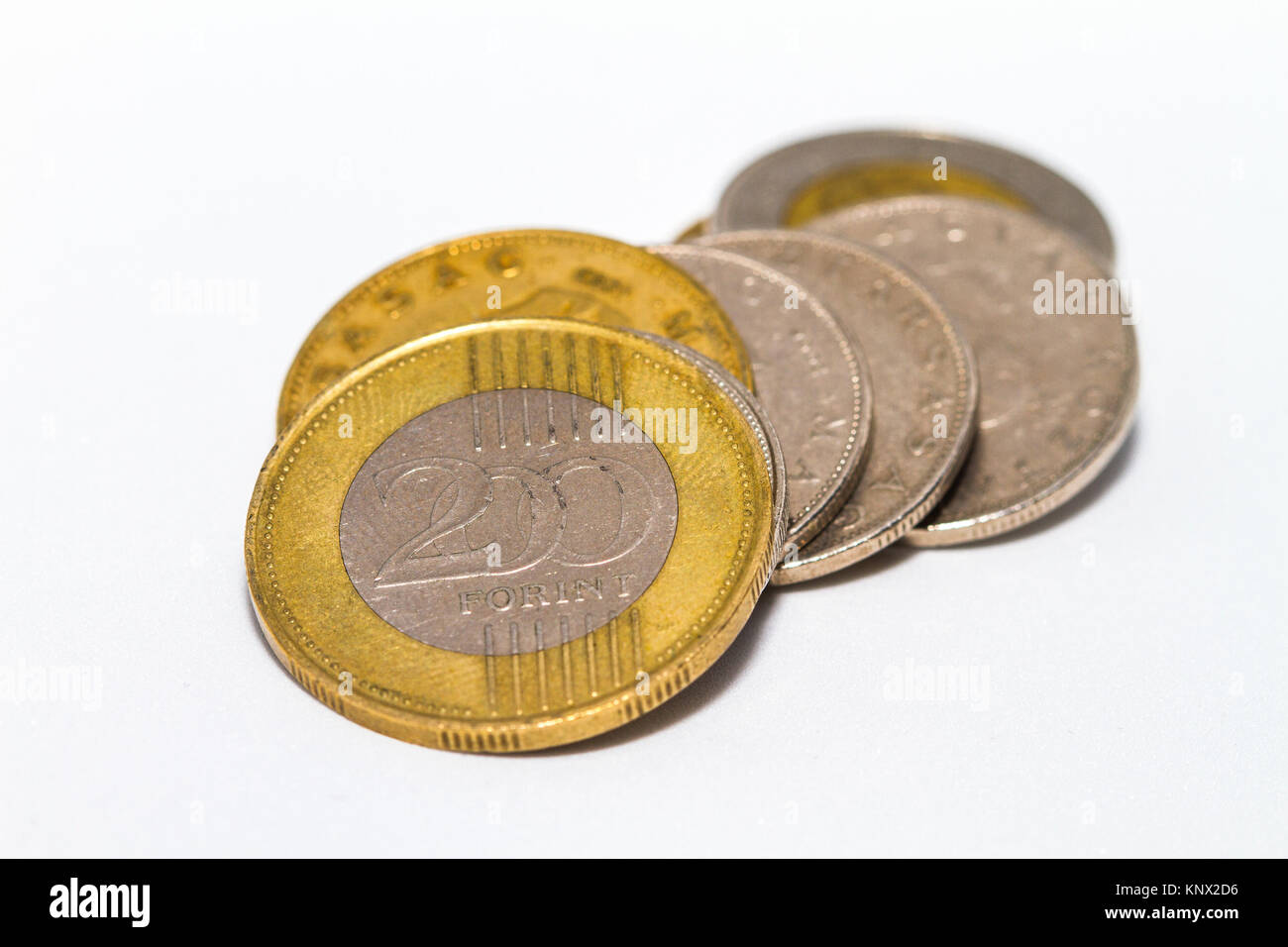 Le forint hongrois (HUF, abréviation Ft) est la devise nationale de la  Hongrie. Pièces isolées sur fond blanc Photo Stock - Alamy
