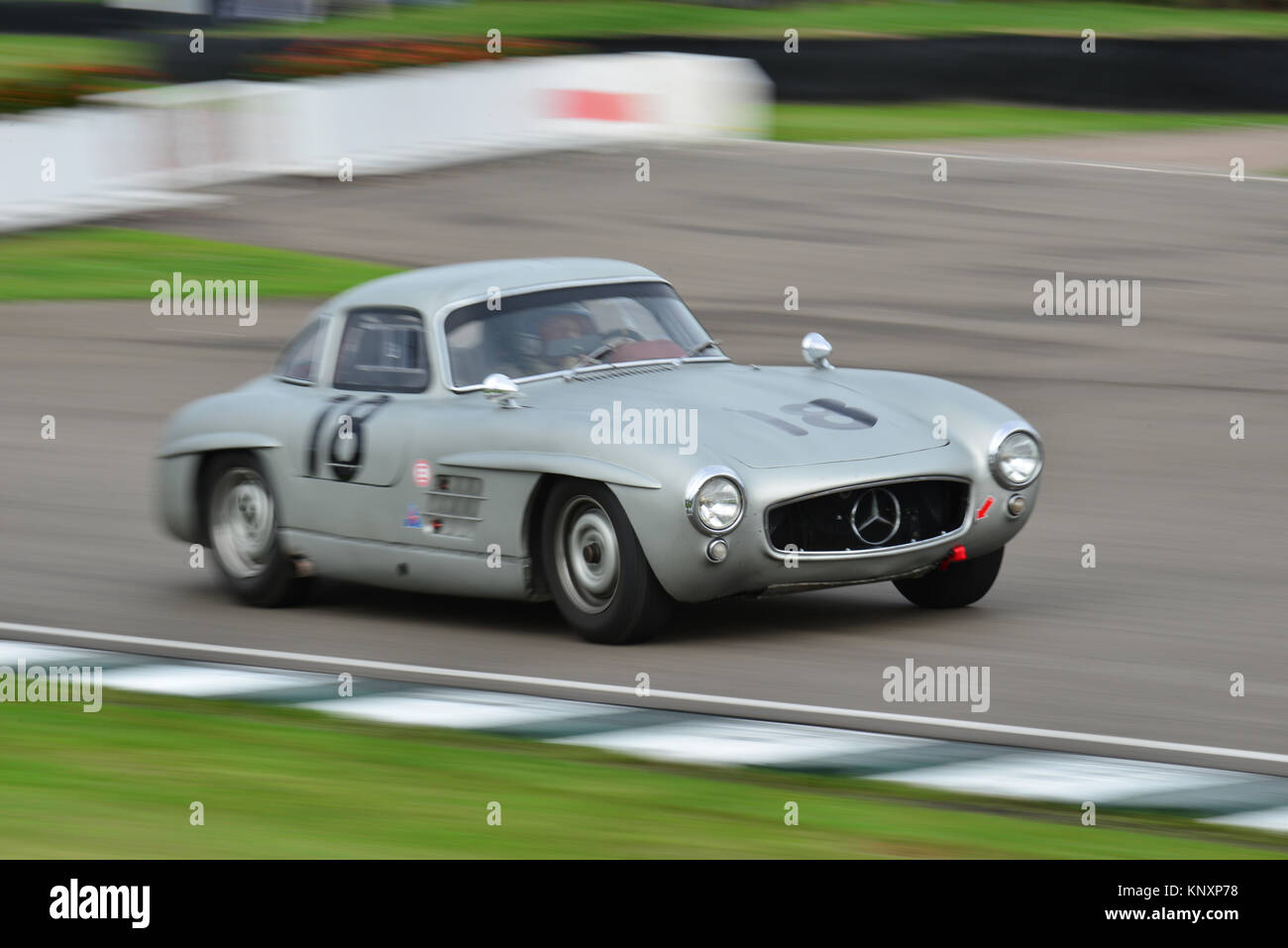 Fordwater Trophy, Jochen Mass, Mercedes-Benz 300SL Gullwing, Goodwood Revival 2013 Banque D'Images